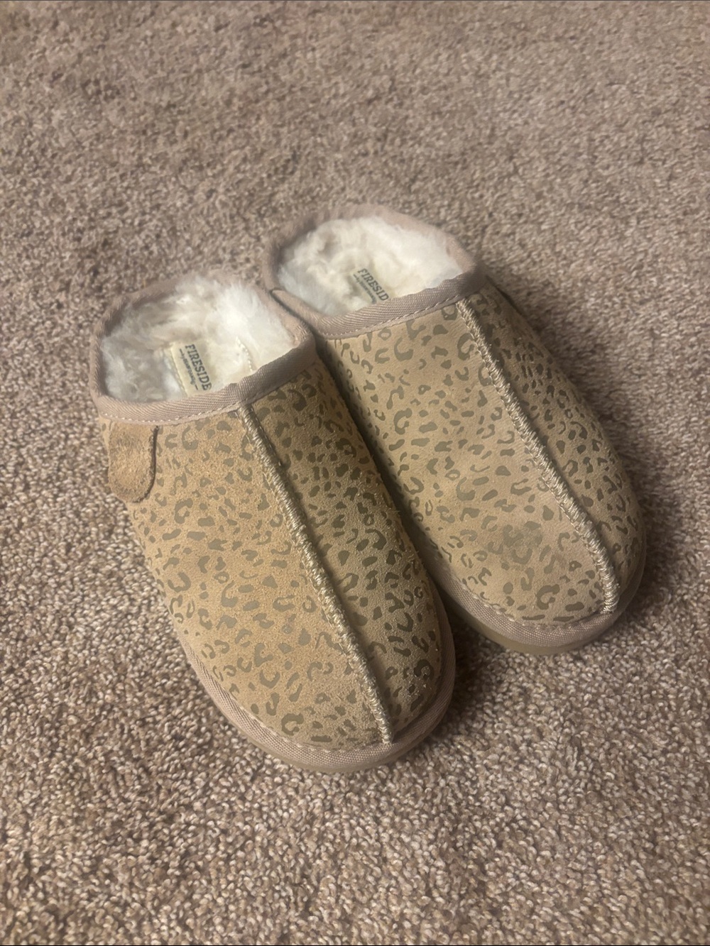 dearfoams Kids Tan Leopard-Print Faux-Fur Slip-On Slippers size 4